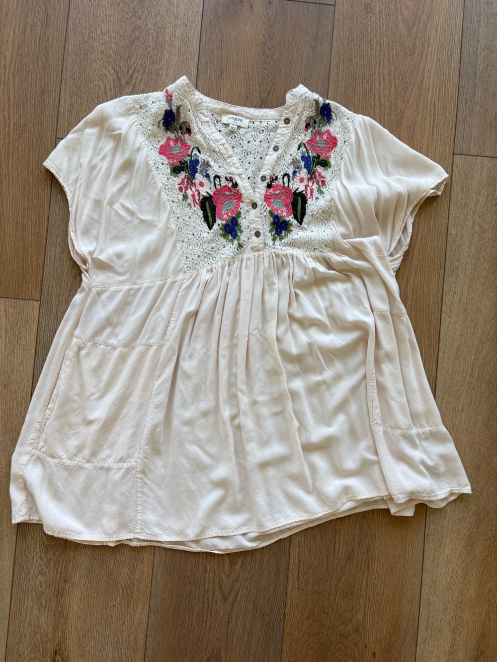 Ivory Boho Embroidered Women’s tunic- pockets!
